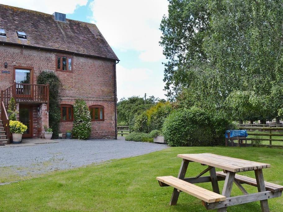 The Oast House - Farm Stay Apartment Set Within 135 Acres Bromyard Esterno foto